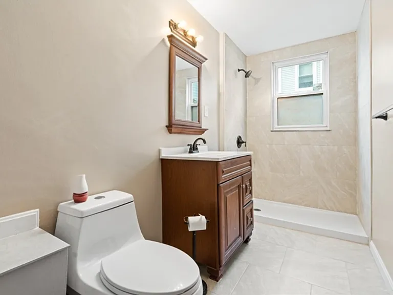 32 Gleason St #1 — Photo 7