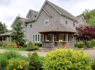 4855 Lake Rd, Sheffield Lake, OH 44054