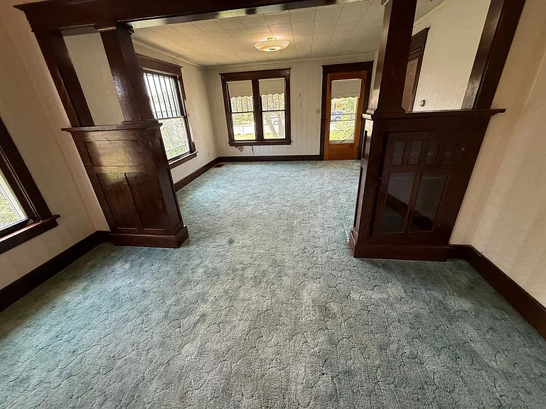 825 N Broadway Ave. — Photo 16