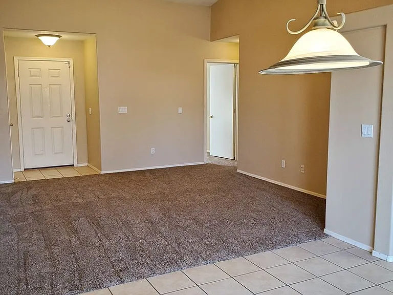 2514 S 110th Dr — Photo 7