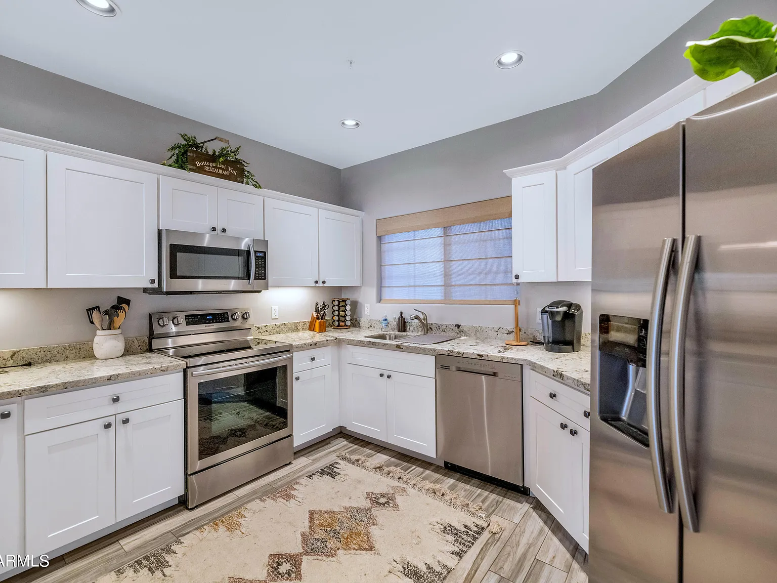 2 bed, 2.0 bath, 1184 sqft, $4,000 — Photo 2