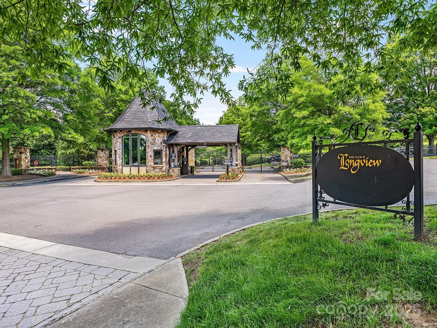 8710 Chewton Glen Dr