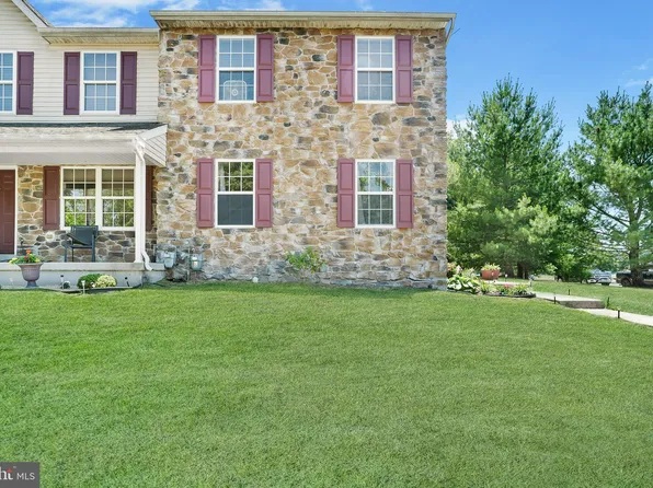 56 Normans Ford Dr, Sicklerville, NJ 08081