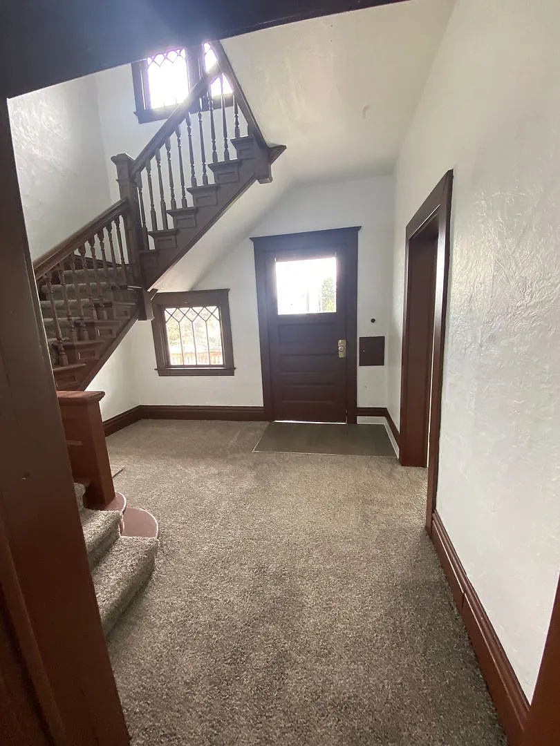 807 East Mission Avenue — Photo 1