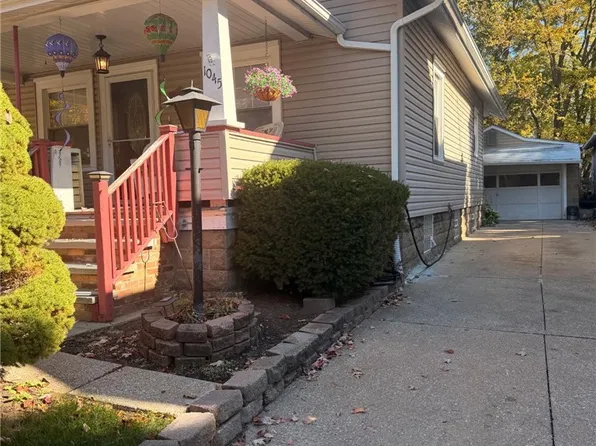 1045 Chalker St, Akron, OH 44310