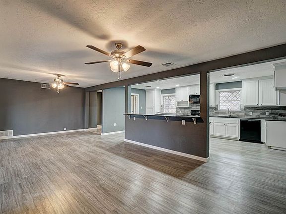 5th image of 3615 NW Nob Hill Dr