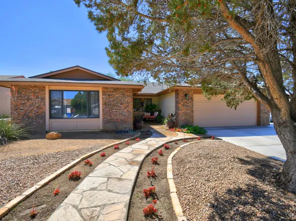 7008 Avenida La Costa NE, Albuquerque, NM 87109