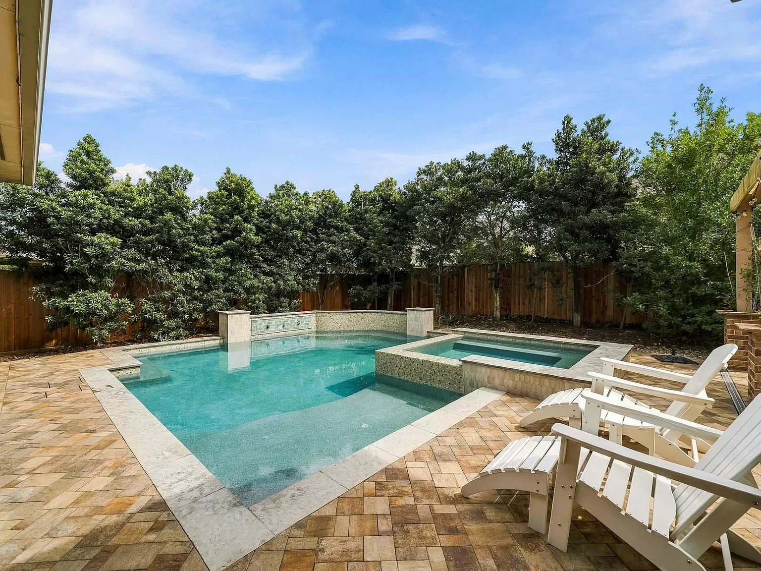 4 bed, 2.5 bath, 2808 sqft, $3,500 — Photo 2