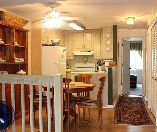 4th image of 114 Burkhall St Unit E