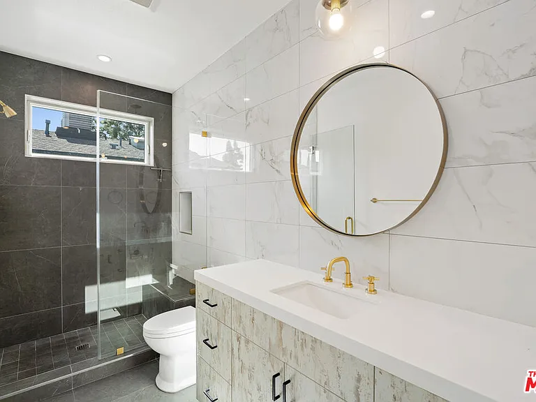5330 Agnes Ave #1/2 — Photo 21