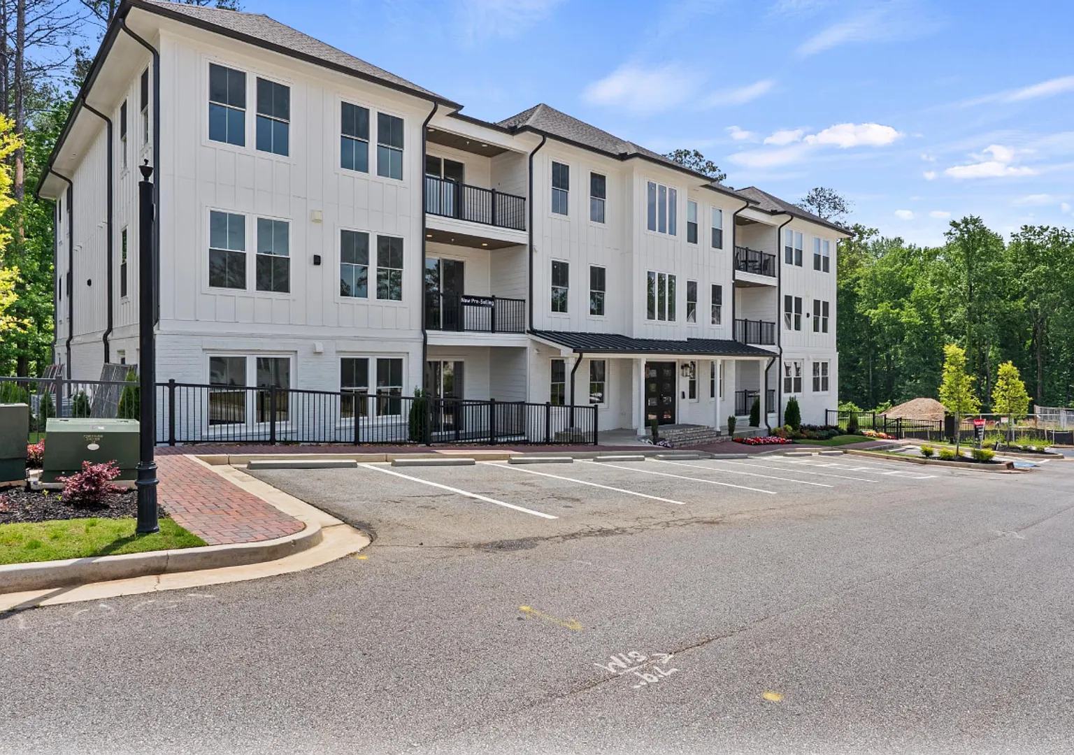 Luxury Living in Peachtree City — Photo 3