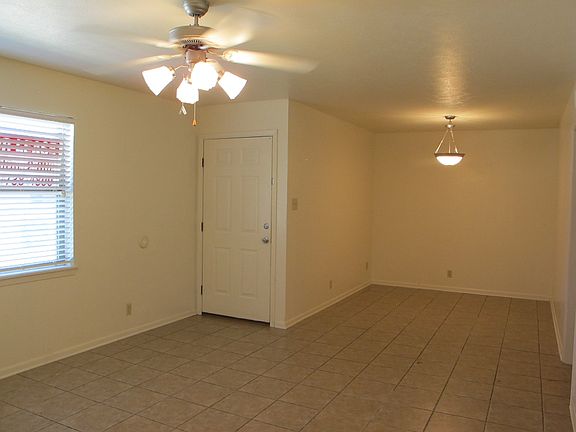 4th image of 607 Chapparel St