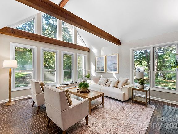 3rd image of 3013 Southampton Cir