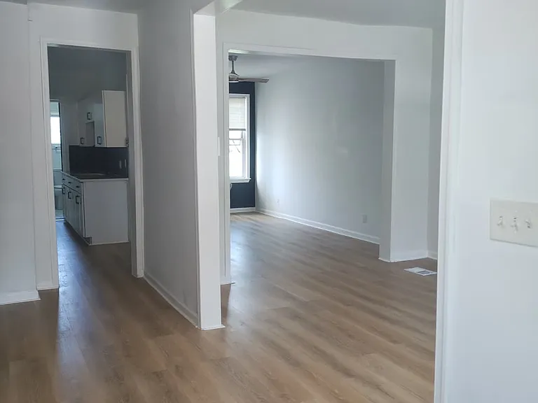 623 N Grantley St — Photo 3