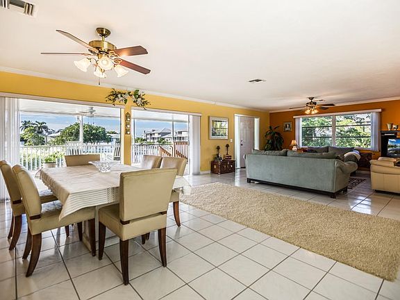 5th image of 584 Coconut Ave