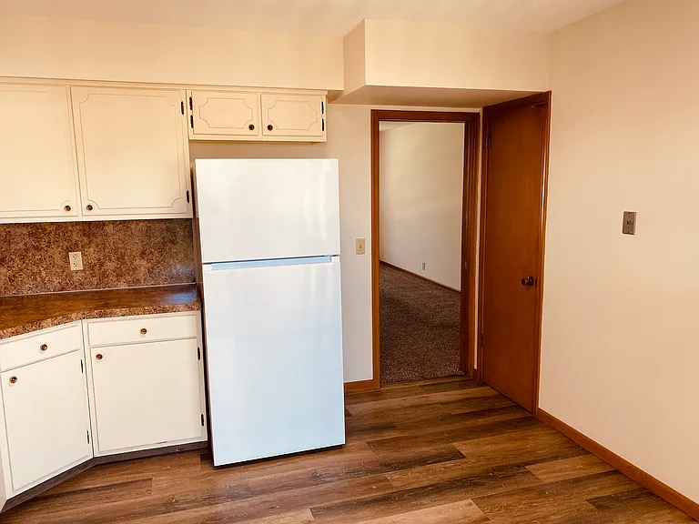 KINGSWOOD APARTMENTS — Photo 13