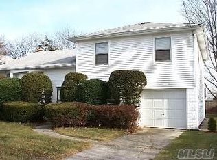 2701 Fortesque Ave, Oceanside, NY 11572