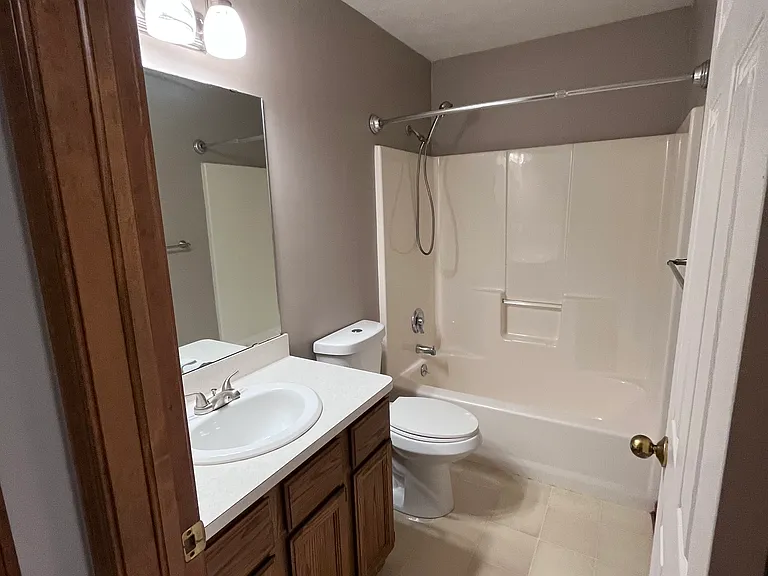 19328 Bradford Ct — Photo 10