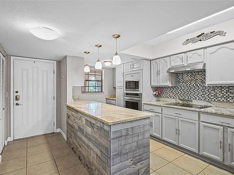 1750 Belleair Forest Dr #C20 — Photo 7