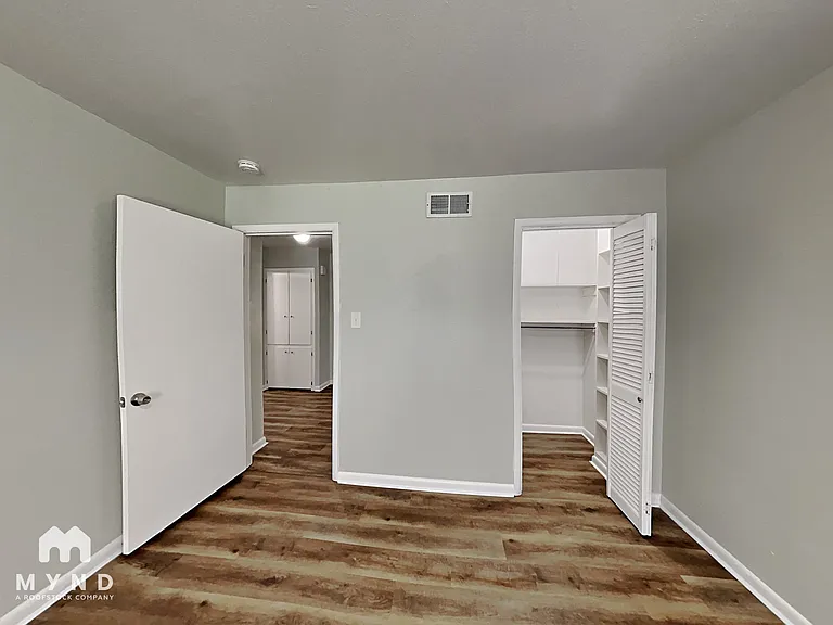 724 Stuckert Dr — Photo 14