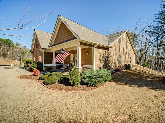 Image 2: Lovely Landscaped Yard