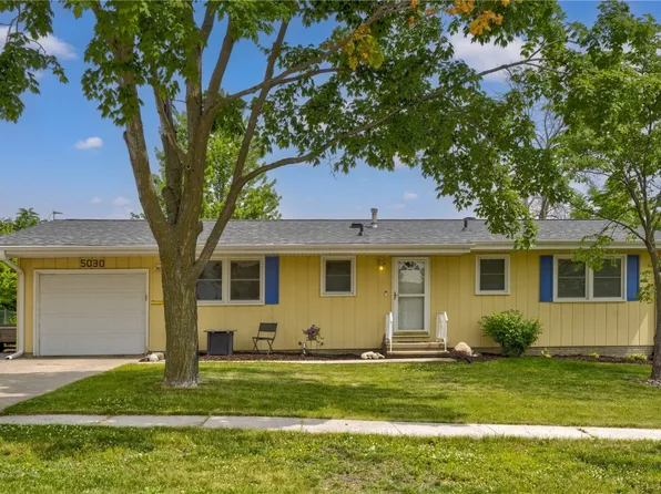 5030 Skyline Dr NW, Cedar Rapids, IA 52405