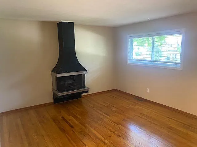 821 Evans Ave — Photo 7