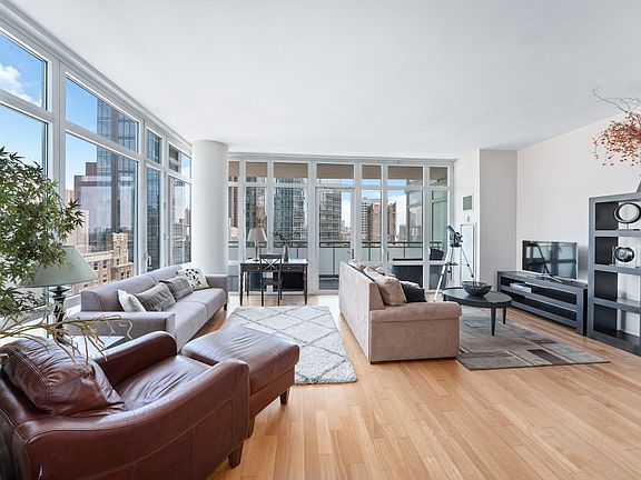 3rd image of 325 5th Ave APT 29C