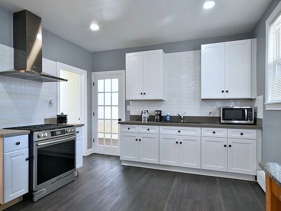 4th image of 3521 Oak Ave #2