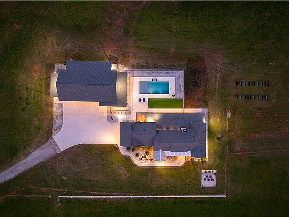 2nd image of 331 Bakerville Rd