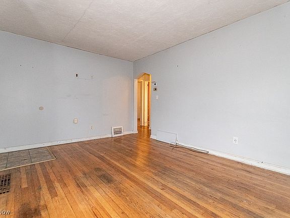 4th image of 2218 E 35th St