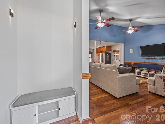 4th image of 5994 Rocky River Rd