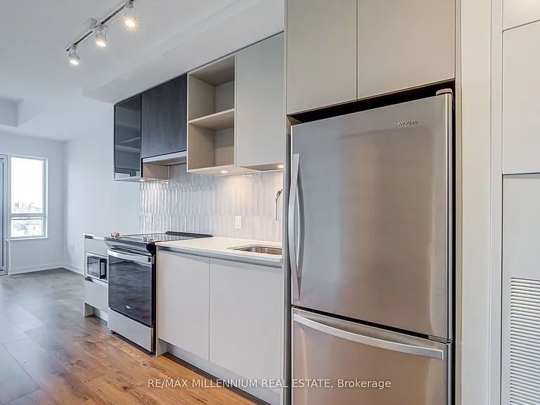 395 Dundas St W #531 — Photo 10