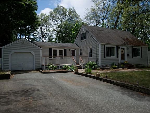 3rd image of 22 Campbell St