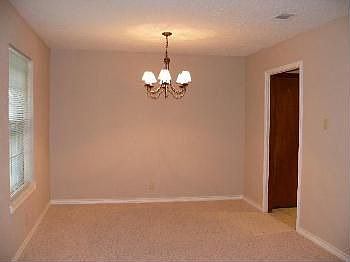 4th image of 726 N Valley Parkeay