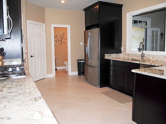 2nd image of 27 Devereaux Dr