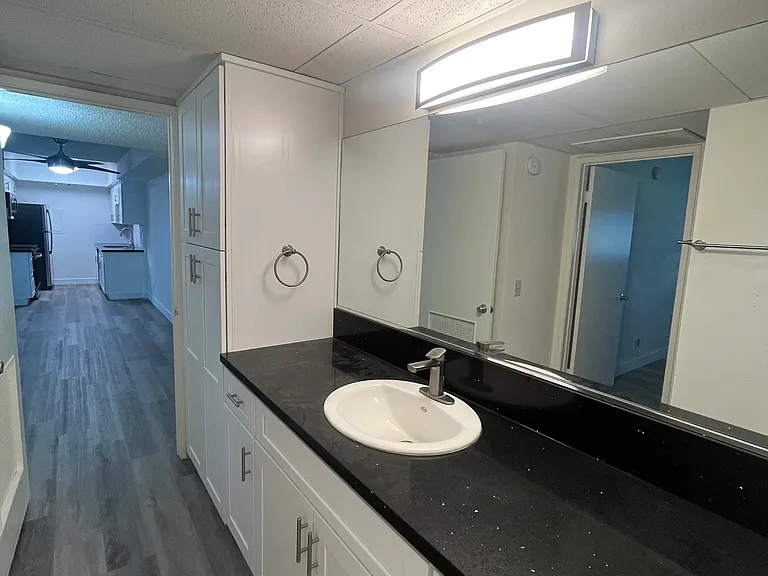 Ridgegate Apartments — Photo 24