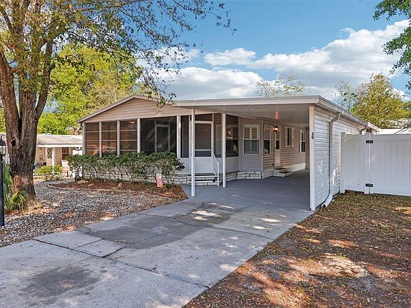 3rd image of 39 Maplehurst Ave