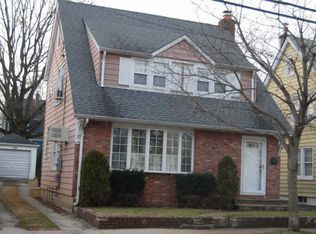 174 Park Ave, Williston Park, NY 11596