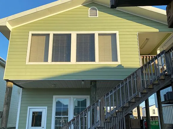 1017 Bourg St, Golden Meadow, LA 70357