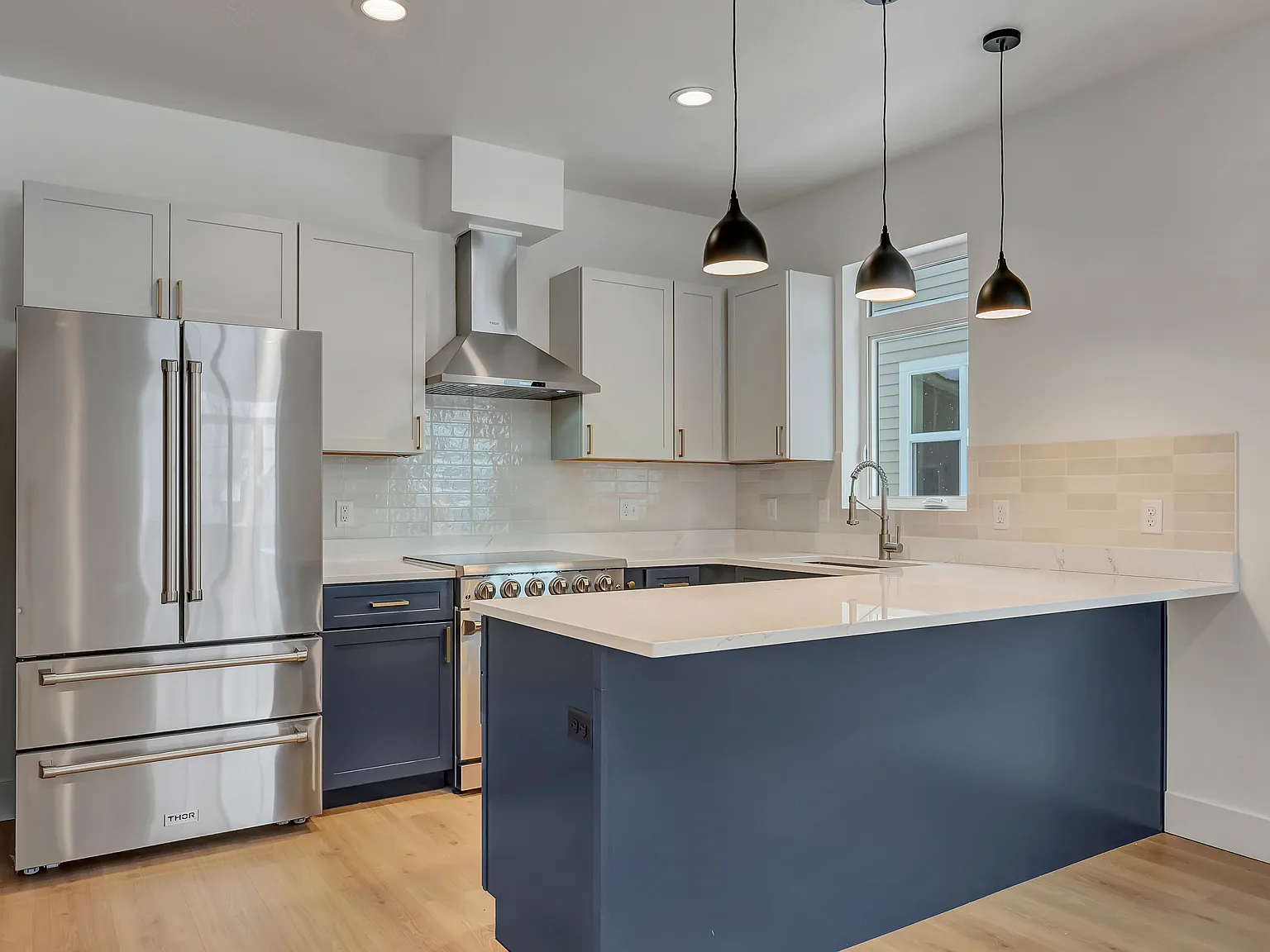 3 bed, 2.5 bath, 2292 sqft, $2,950 — Photo 4