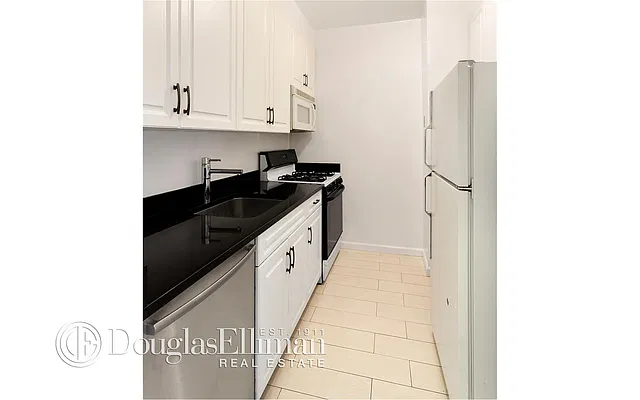 Rented by Douglas Elliman | media 4