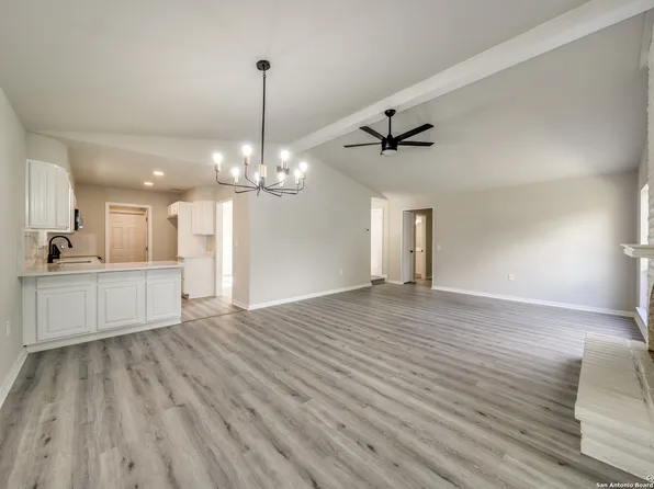 12731 La Cueva, San Antonio, TX 78233