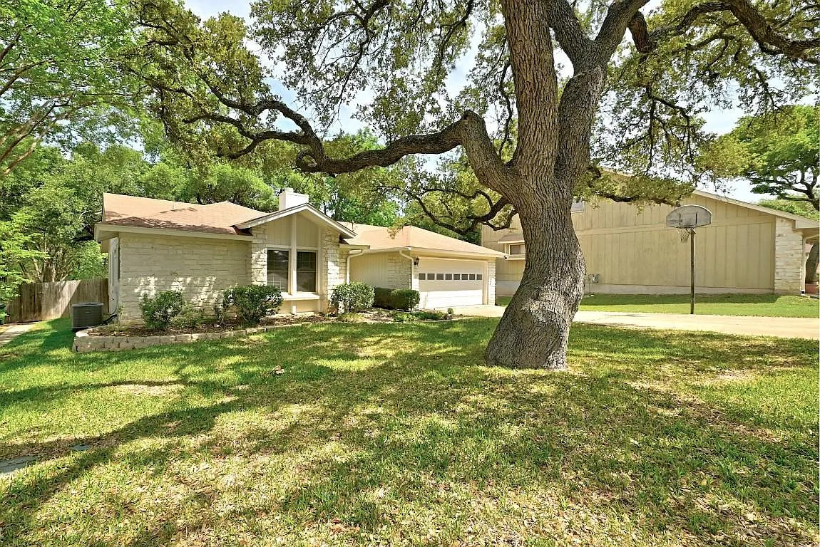 1714 Kimmerling Ln — Photo 3