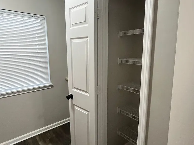 2912D Creekview Ct — Photo 13