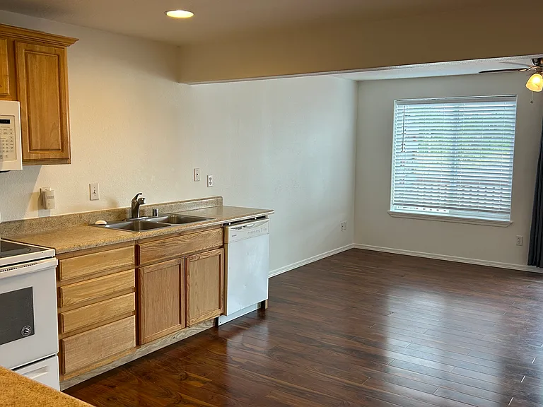 5821 NE 135th Ave — Photo 7