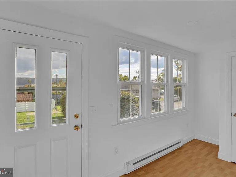 3208 Main St #1 — Photo 16