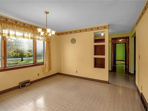 4th image of 8980 Wehrle Dr