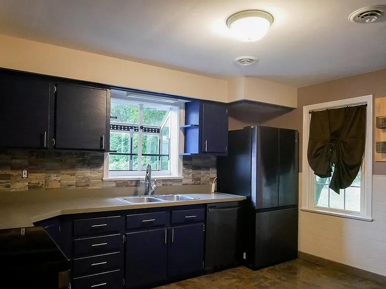 26015 Woodfield Rd — Photo 8