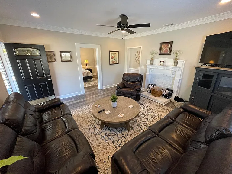 313 N Maple St — Photo 20